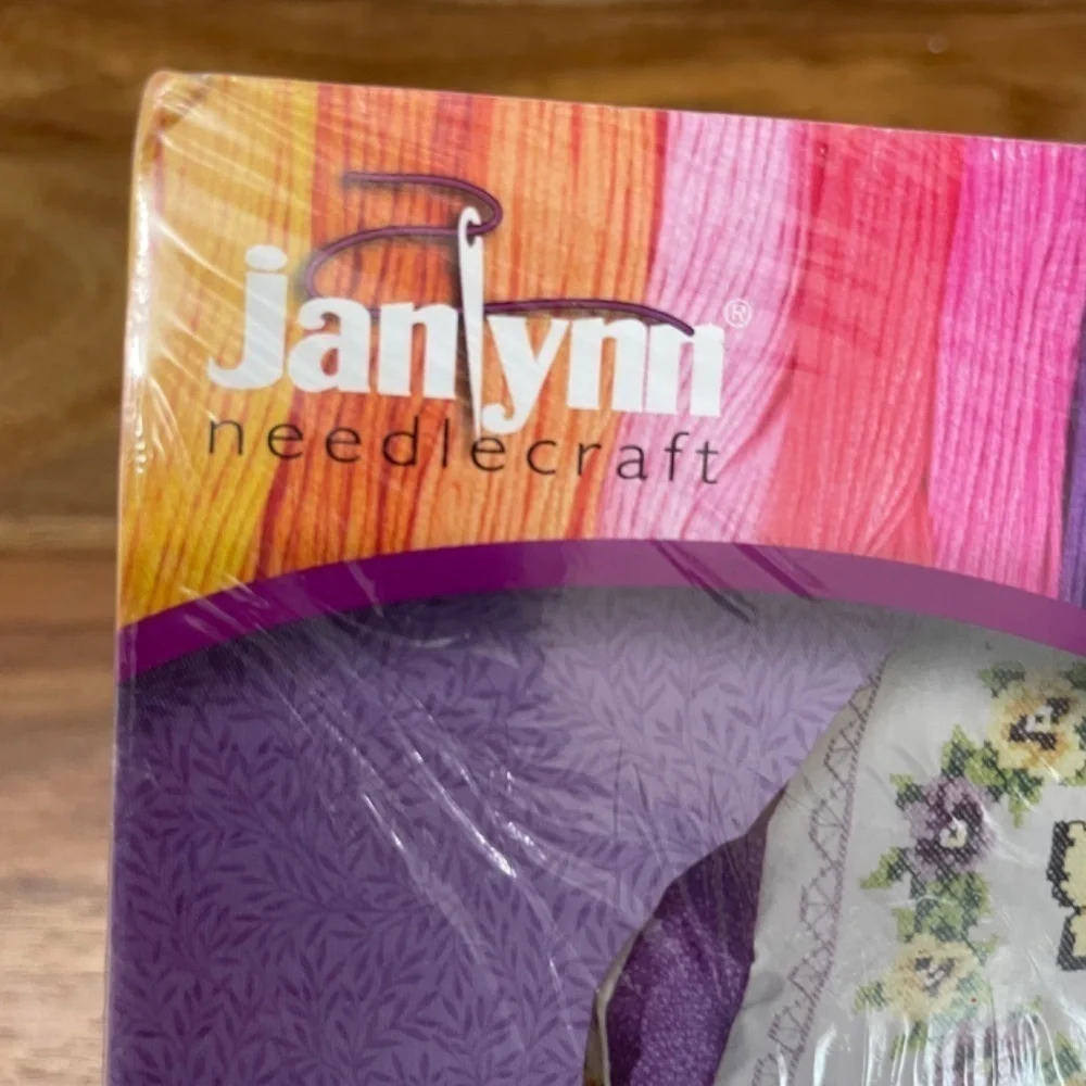 VTG Janlynn‎ 6 Pansy & Butterfly Stamped Quilt Blocks #998-4011 Made in the USA